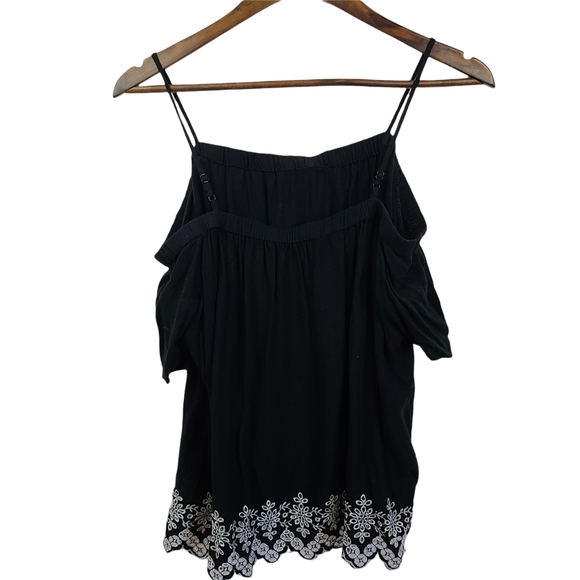 Old Navy Black Embroidered Cold Shoulder Top Medium - Picture 2 of 5